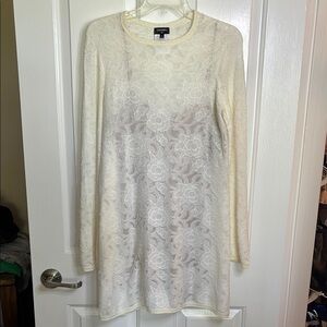 EUC CHANEL Women's Cream Lace pullover minidress size 40 with slip long sleeve